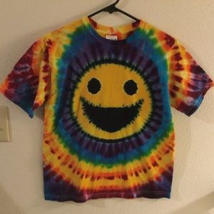 Tie-dyed smiling face tee shirt